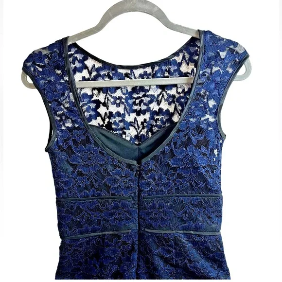 Maggy London Navy Blue Black Lace Floral 4 Scoop Back Cocktail Sheath - Picture 5 of 12